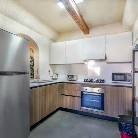 Peaceful Retreat With Pool & Sun Lounger Villa