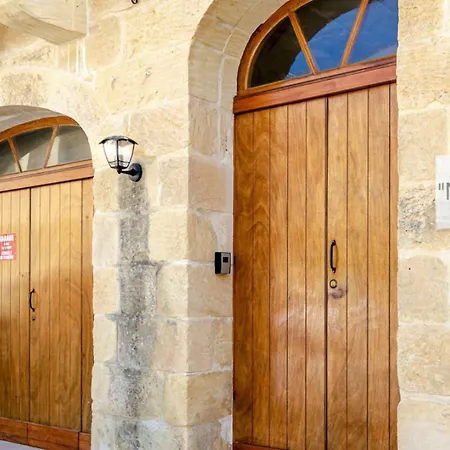 Villa Peaceful Retreat With Pool & Sun Lounger Xaghra
