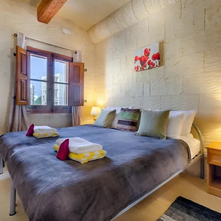 Villa Peaceful Retreat With Pool & Sun Lounger Xaghra