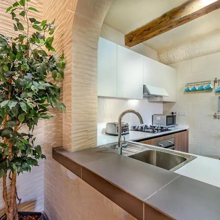 Peaceful Retreat With Pool & Sun Lounger Xaghra