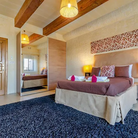 Peaceful Retreat With Pool & Sun Lounger Villa Xaghra
