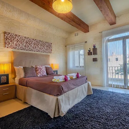 Villa Peaceful Retreat With Pool & Sun Lounger