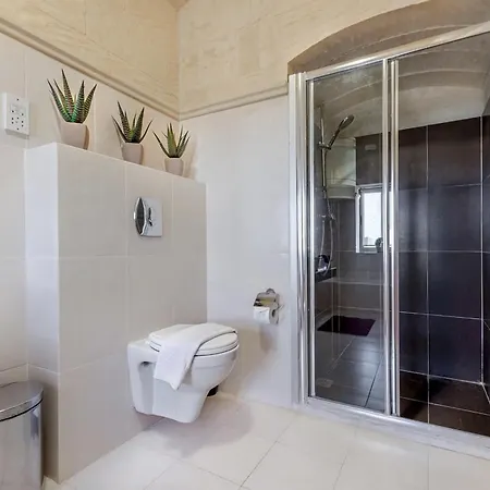 Villa Peaceful Retreat With Pool & Sun Lounger