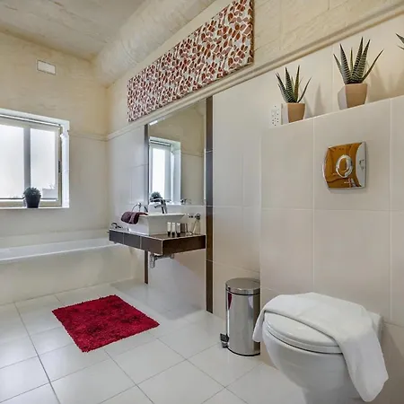 Peaceful Retreat With Pool & Sun Lounger Villa *
