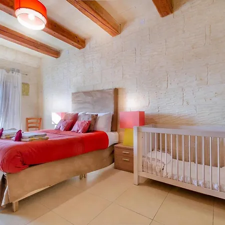 Villa Peaceful Retreat With Pool & Sun Lounger Xaghra