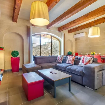 Peaceful Retreat With Pool & Sun Lounger Xaghra